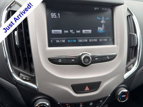 Used 2016 Chevrolet Cruze LS FWD image 13