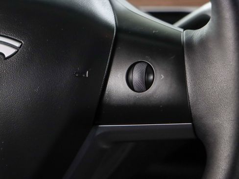 Used 2023 Tesla Model Y Performance AWD/4WD image 14