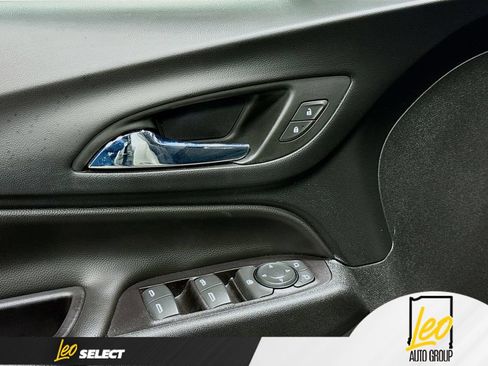 Used 2018 Chevrolet Equinox LT AWD/4WD image 20