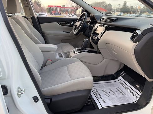 Used 2022 Nissan Rogue Sport SV image 30