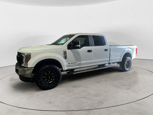 Used 2019 Ford F250 XL w/ Power Equipment Group AWD/4WD image 3