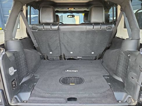 Used 2017 Jeep Wrangler Unlimited Sahara AWD/4WD image 26