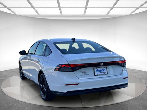 New 2025 Honda Accord SE image 3