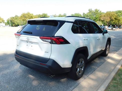 Used 2023 Toyota RAV4 XLE w/ Convenience Package FWD image 4