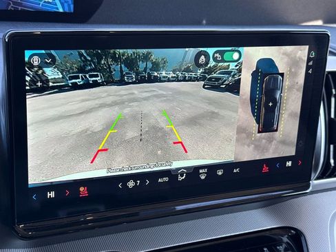 Certified 2025 Ford Expedition Active image 23