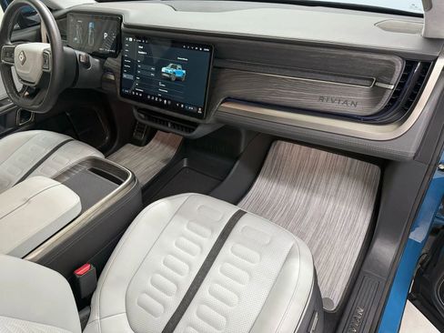 Used 2023 Rivian R1T Launch Edition image 10