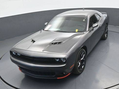 Used 2022 Dodge Challenger SXT w/ Driver Convenience Group RWD image 36