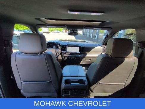 Used 2024 Chevrolet Silverado 2500 ZR2 w/ Technology Package AWD/4WD image 22