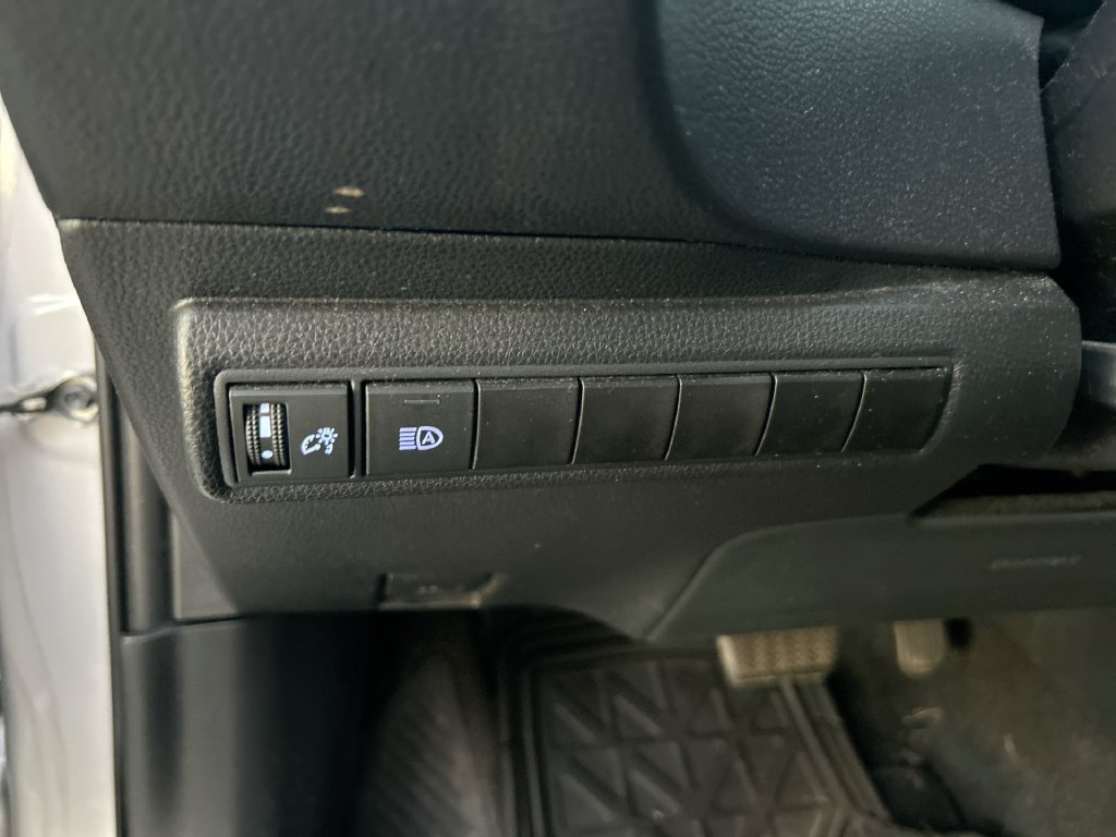 Used 2021 Toyota Corolla SE FWD image 13