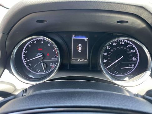 Used 2020 Toyota Camry SE FWD image 15