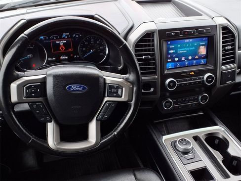 Used 2021 Ford Expedition XLT image 13