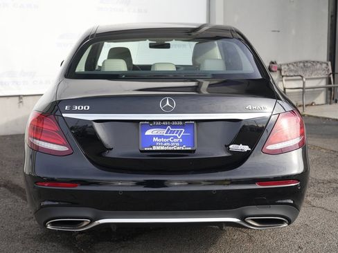 Used 2019 Mercedes-Benz E 300 4MATIC w/ Premium 1 Package image 6