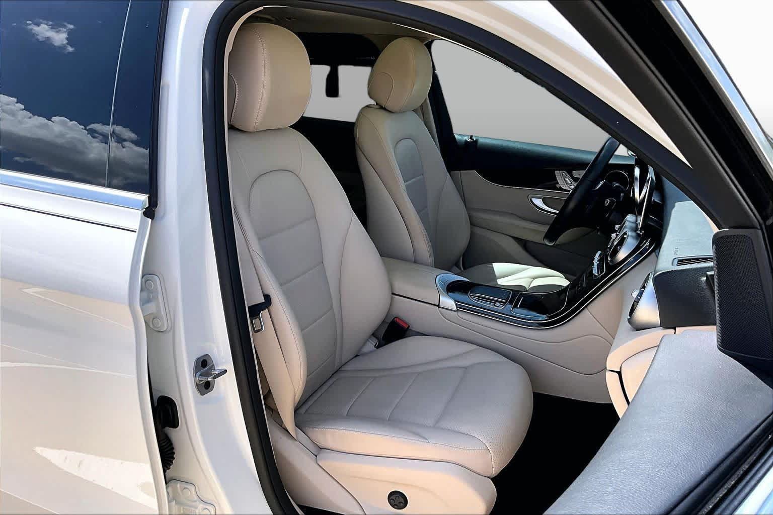 Used 2022 Mercedes-Benz GLC 300 image 9