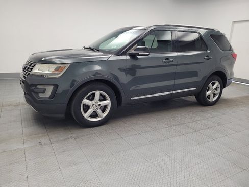 Used 2016 Ford Explorer XLT w/ Equipment Group 202A AWD/4WD image 2
