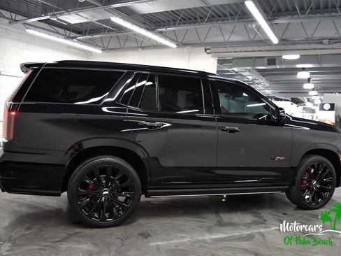 Used 2026 Cadillac Escalade V w/ LPO, ONYX Package image 12