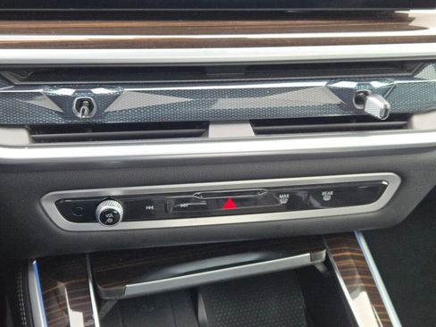 Used 2025 BMW X5 xDrive50e image 26