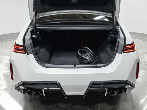 Used 2025 BMW M5 w/ Carbon Package image 6