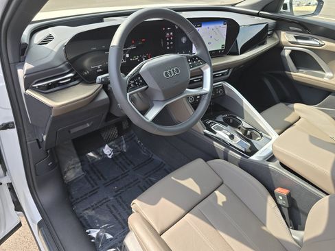 Certified 2025 Audi Q5 Premium Plus w/ Premium Plus AWD/4WD image 38