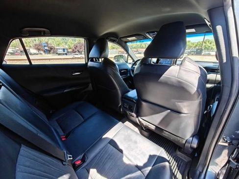 Used 2021 Toyota Venza XLE image 25