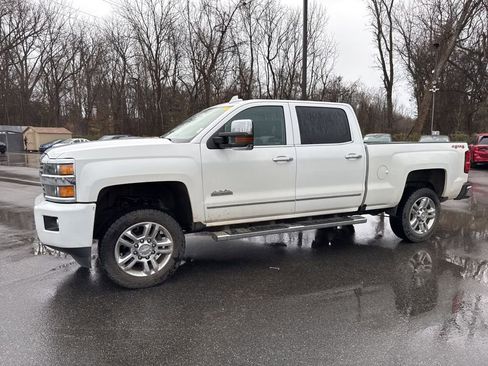 Used 2016 Chevrolet Silverado 2500 High Country w/ High Country Premium Package image 5