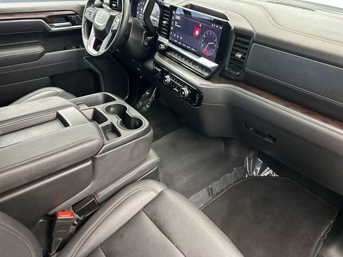 Used 2025 GMC Sierra 1500 SLT AWD/4WD image 14