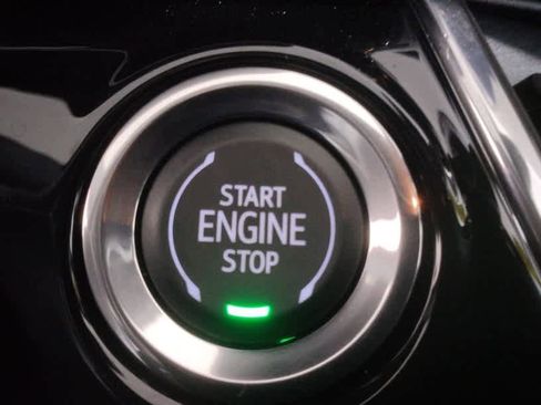 Used 2024 Chevrolet Trax RS w/ Sunroof Package image 34