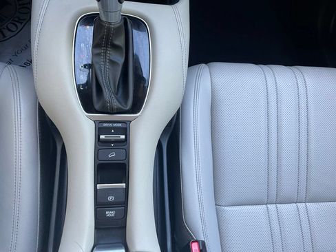 Certified 2024 Honda HR-V EX-L image 19