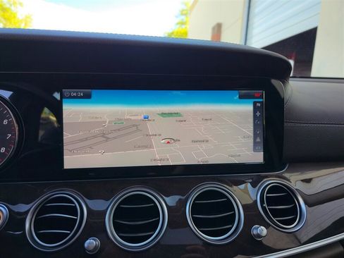 Used 2017 Mercedes-Benz E 300 image 19