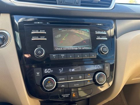 Used 2015 Nissan Rogue SV FWD image 26