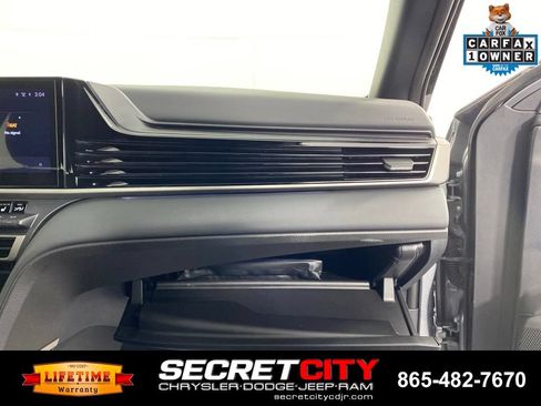 Used 2025 Toyota Camry XSE FWD image 29