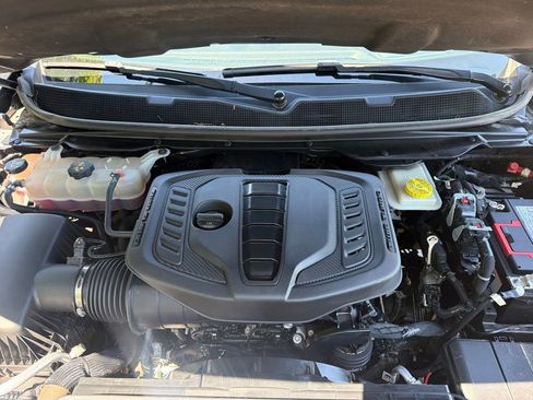 Used 2024 Jeep Wagoneer Series III AWD/4WD image 11