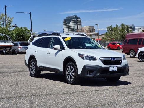Used 2022 Subaru Outback Premium AWD/4WD image 2