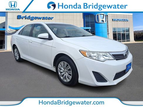 Used 2013 Toyota Camry FWD image 1