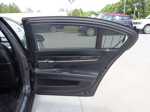 Used 2014 BMW 750Li RWD image 36