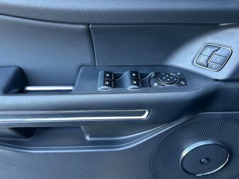 Used 2022 Ford Expedition Max Limited image 11