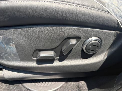 New 2026 Genesis GV80 2.5T Select AWD/4WD image 18