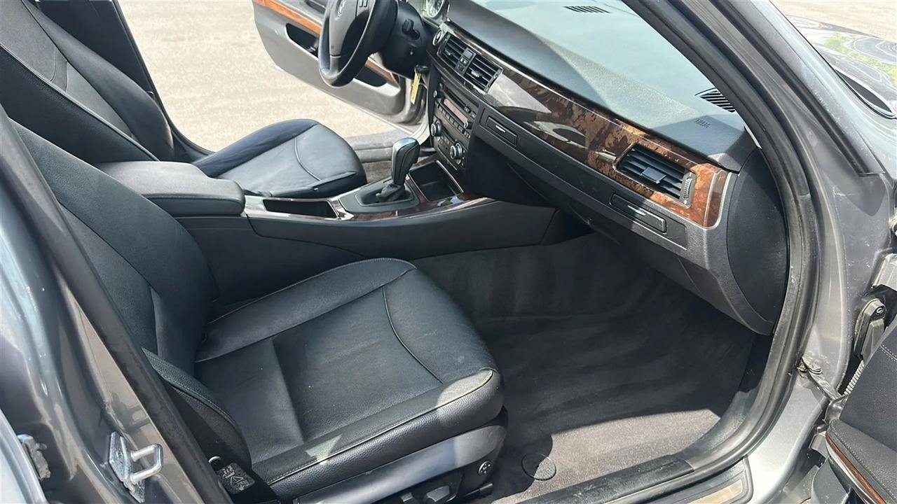 Used 2011 BMW 328i xDrive Sedan AWD/4WD image 31