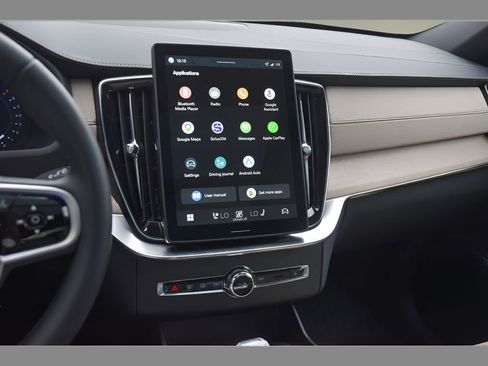 Certified 2026 Volvo XC90 B5 Core w/ Protection Package Premier AWD/4WD image 20