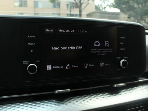 Used 2024 Kia Carnival LX FWD image 31
