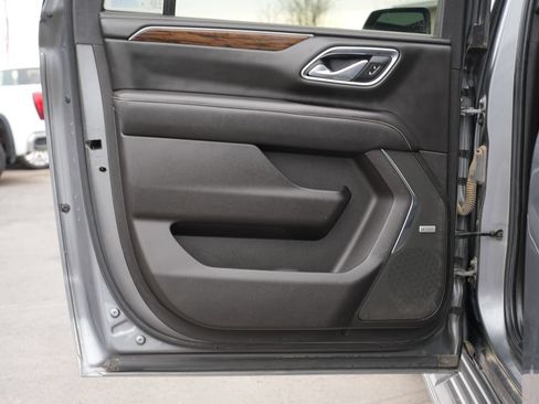 Used 2021 Chevrolet Suburban Premier w/ Premium Package AWD/4WD image 20