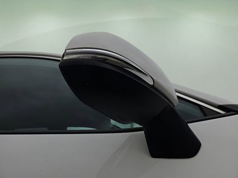 Used 2022 Toyota RAV4 XLE image 16