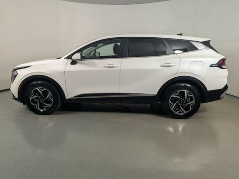 Used 2023 Kia Sportage LX FWD image 4