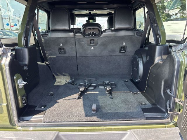 Used 2022 Jeep Wrangler Unlimited Rubicon w/ Trailer Tow Package AWD/4WD image 19