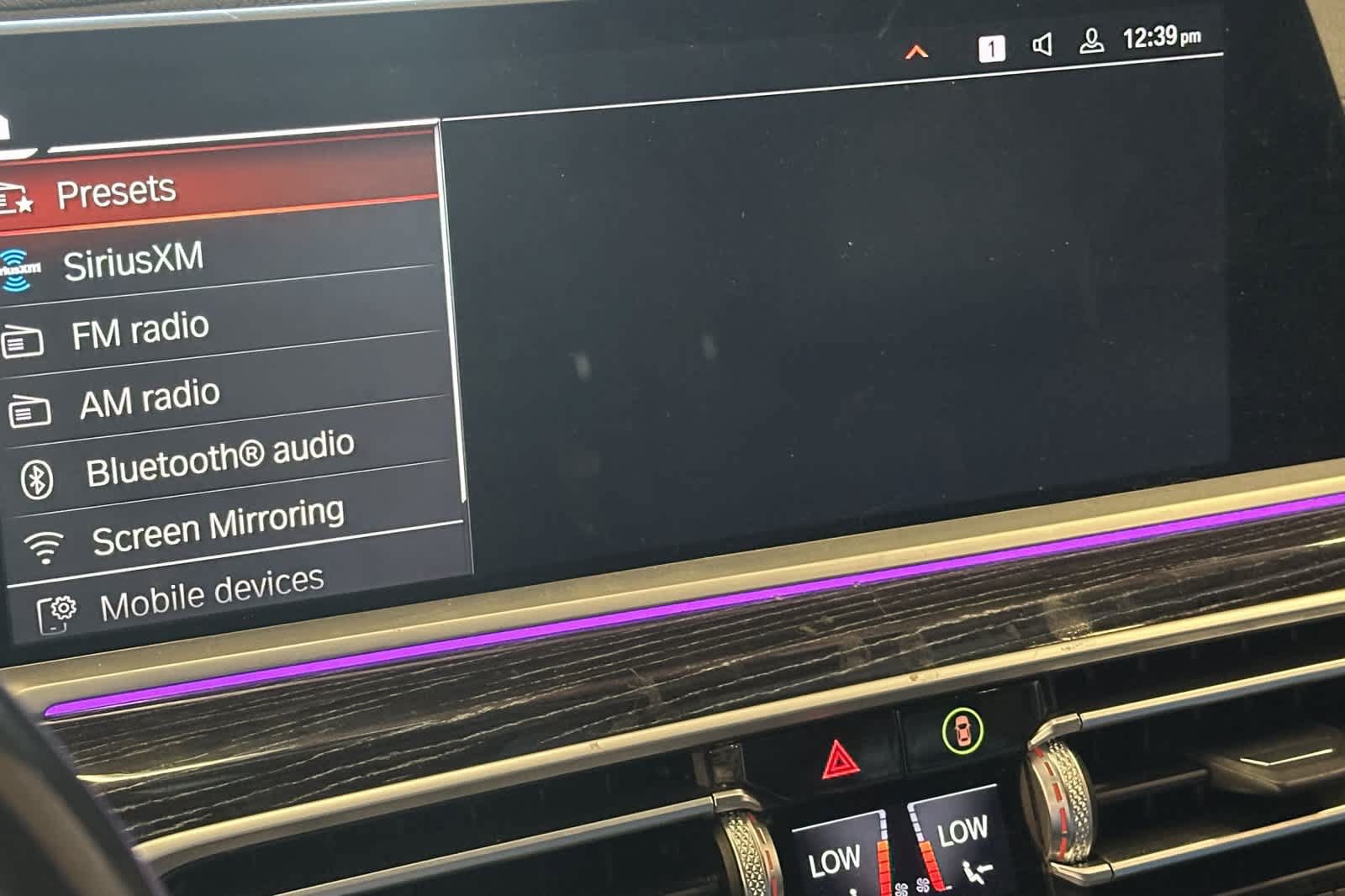 Used 2022 BMW X7 xDrive40i w/ M Sport Package AWD/4WD image 18