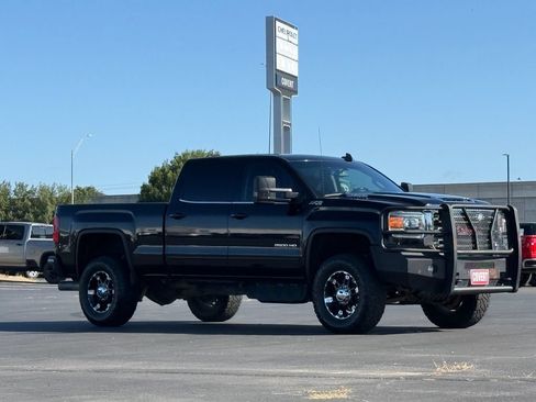 Used 2018 GMC Sierra 2500 SLE w/ SLE Preferred Package AWD/4WD image 6