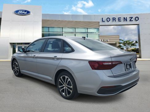 Used 2024 Volkswagen Jetta Sport image 7