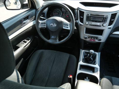 Used 2013 Subaru Legacy 2.5i AWD/4WD image 9