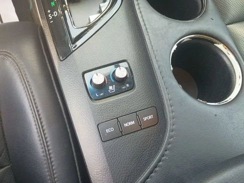 Used 2014 Toyota Avalon Limited w/ Technology Package FWD image 14