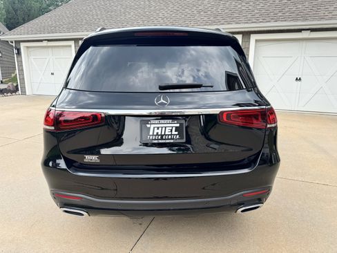 Used 2022 Mercedes-Benz GLS 450 4MATIC w/ AMG Line Exterior image 5