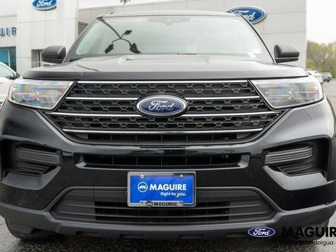 Used 2023 Ford Explorer XLT AWD/4WD image 3